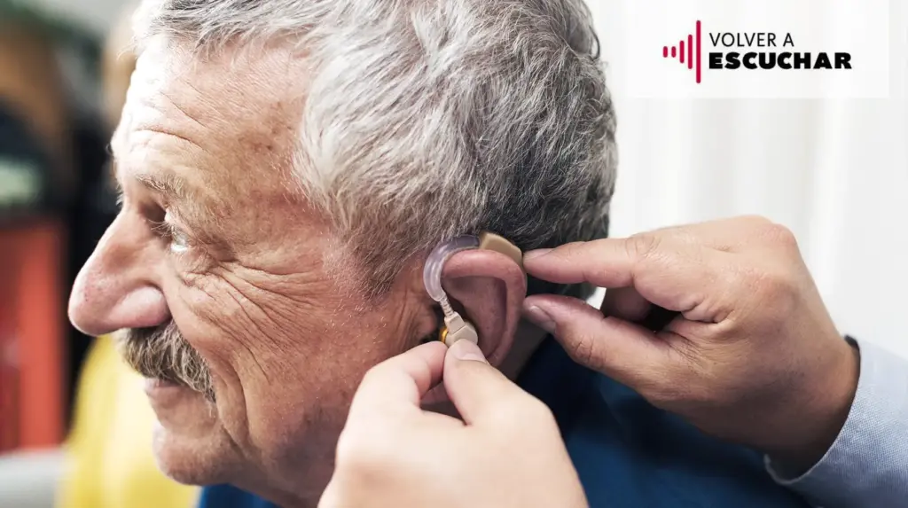 Pérdida auditiva en la tercera edad: tratamiento y salud emocional